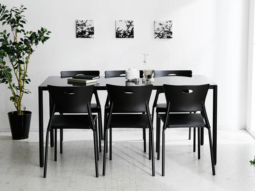 北欧デザインの黒いダイニングテーブル10選！失敗しない選び方3つの 