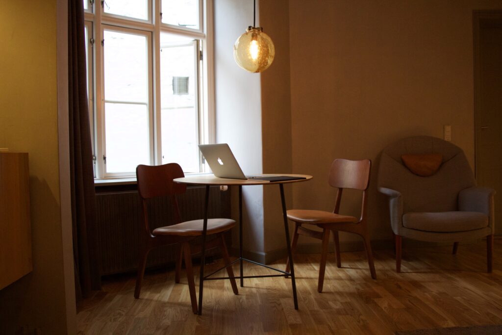 デンマーク製アンティーク家具１０選！巨匠デザイナーたち 